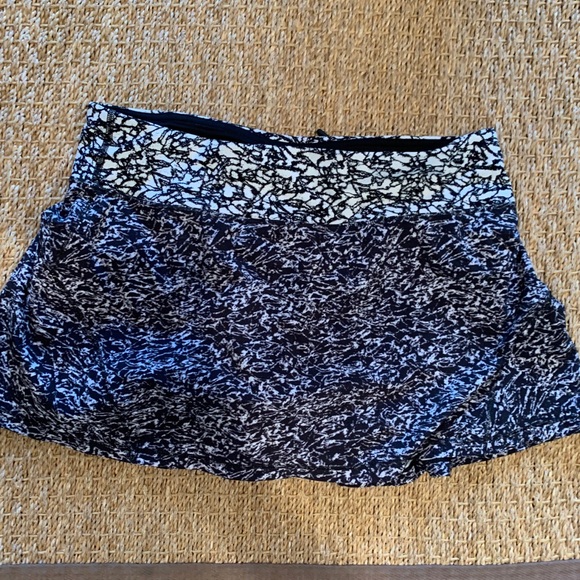 lululemon athletica Other - Lulu Lemmon Skort
